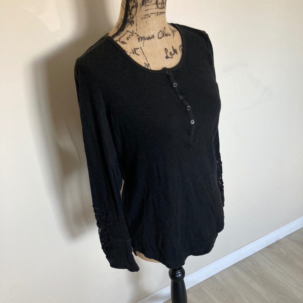 Coldwater Creek Cotton Black long sleeved shirt with lace detail on sleeves Sz M